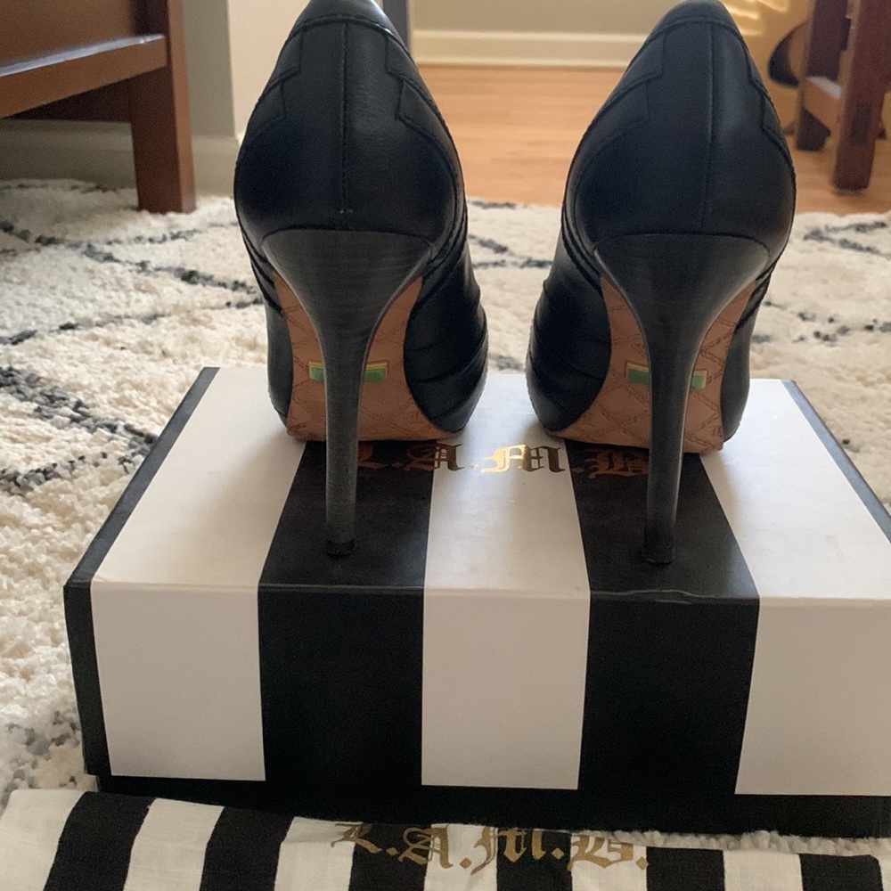L.A.M.B. Tansy II in black leather in Size 9 - Picture 4 of 6